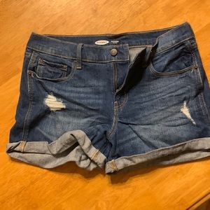 Old Navy boyfriend mid rise denim shorts size 6